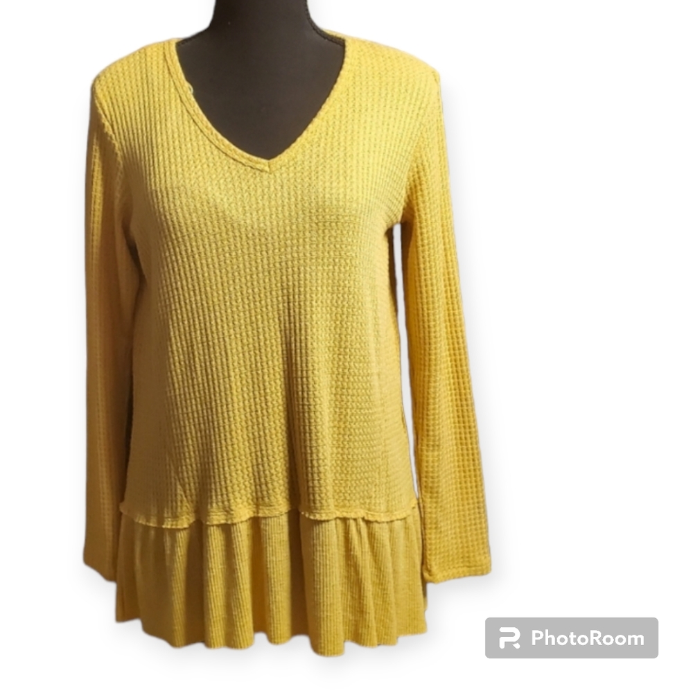 Casual waffle knit size M colortree V-neck gold yellow blouses top